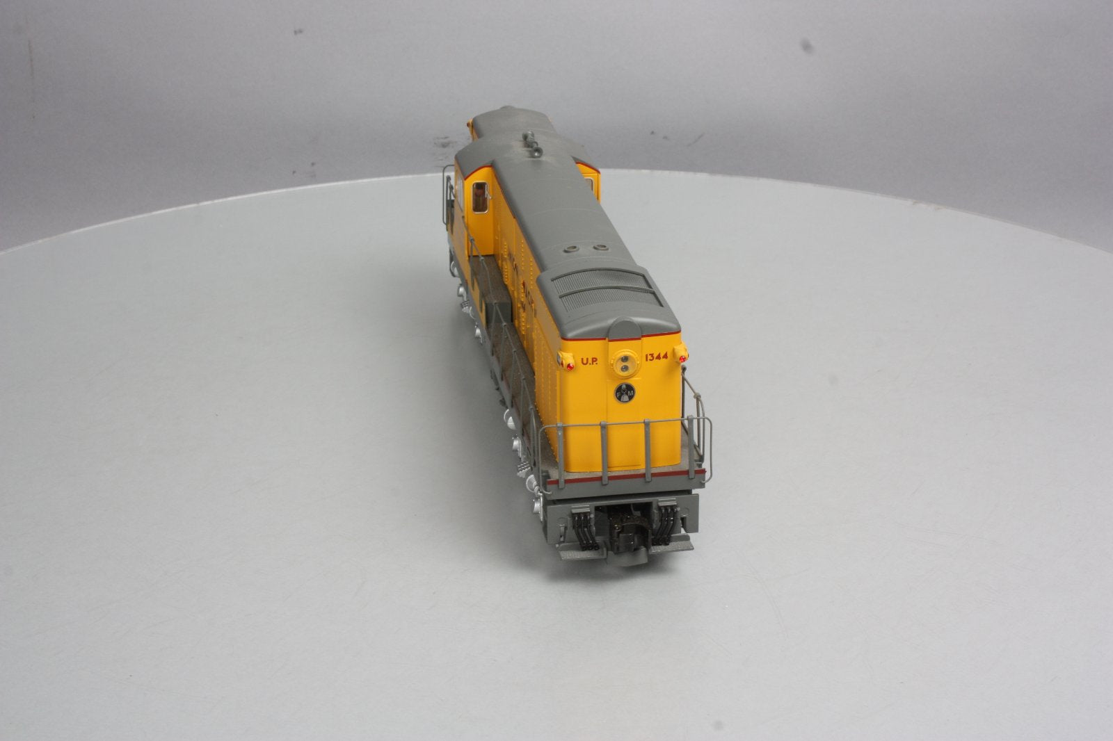 Lionel 6-38443 Union Pacific FM H16-44 Non-Powered Diesel Locomotive #1344