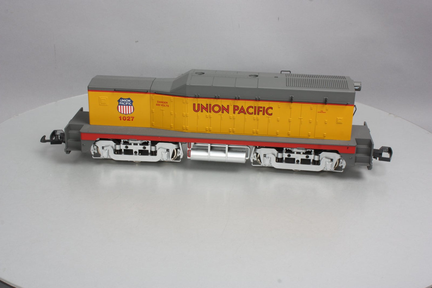 USA Trains 22008 G Scale Union Pacific nW-2 Powered Calf Diesel Locomotive