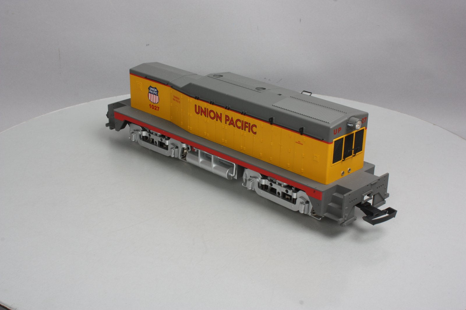 USA Trains 22008 G Scale Union Pacific nW-2 Powered Calf Diesel Locomotive