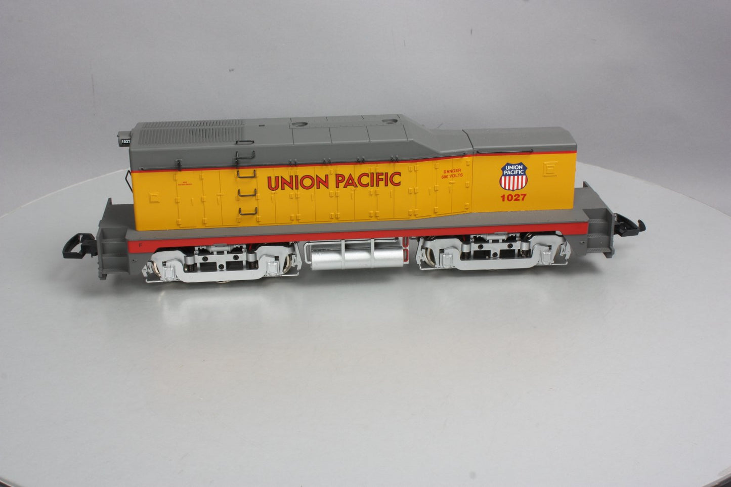 USA Trains 22008 G Scale Union Pacific nW-2 Powered Calf Diesel Locomotive