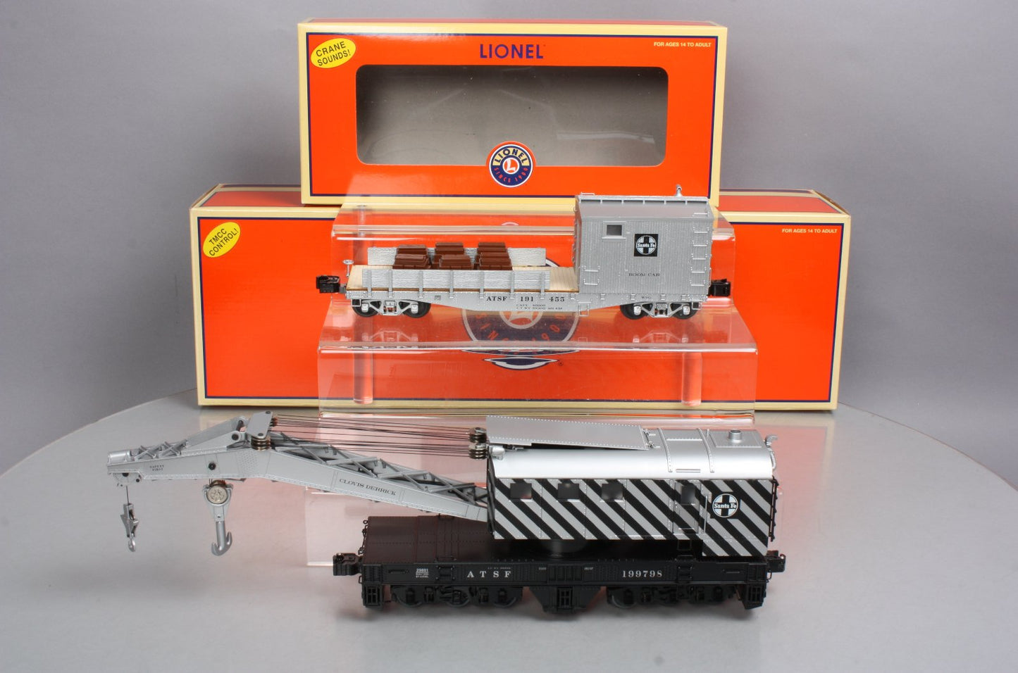 Lionel 6-31782 O Gauge Santa Fe Command Control Crane & Boom Car Set