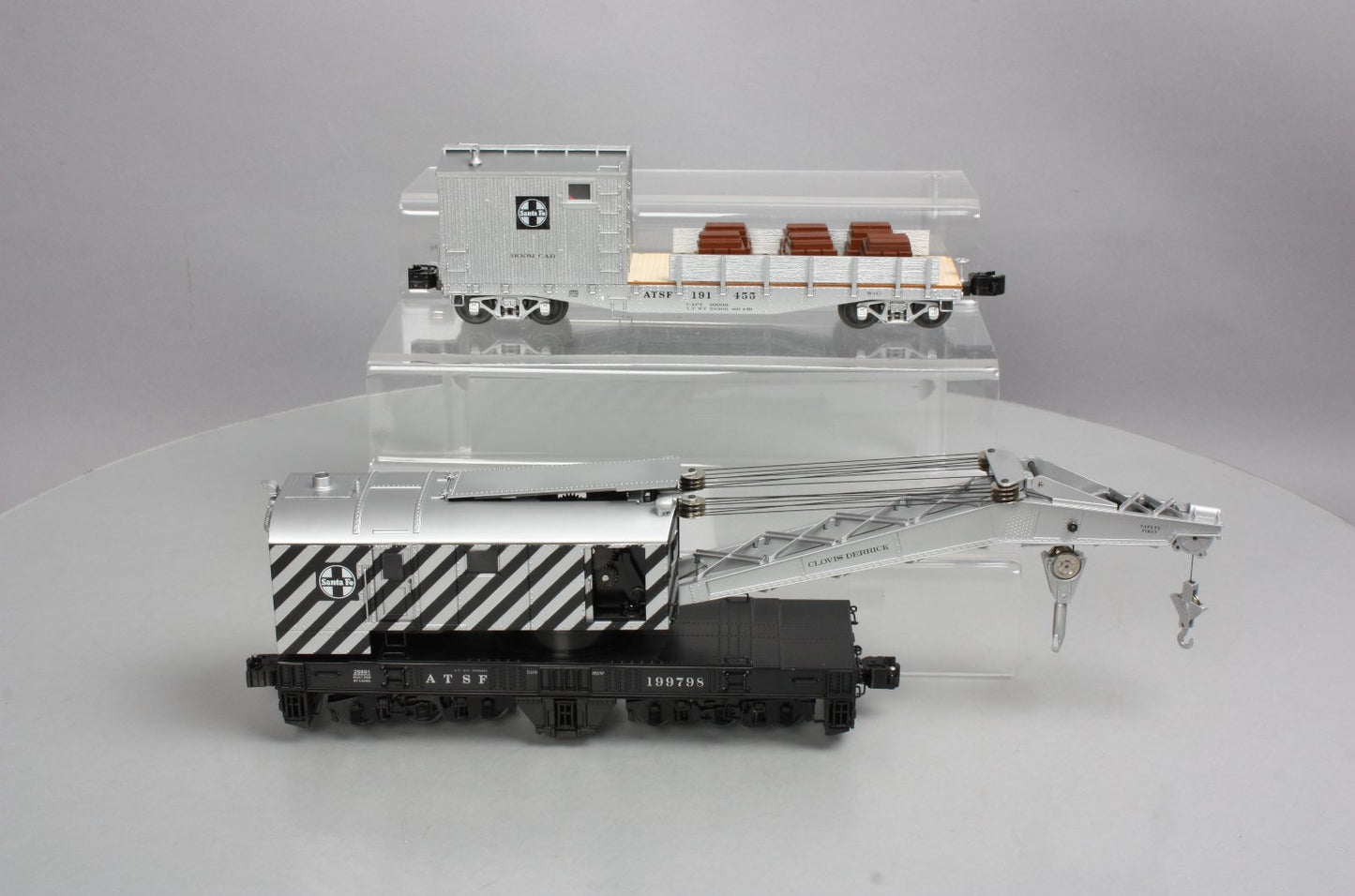 Lionel 6-31782 O Gauge Santa Fe Command Control Crane & Boom Car Set