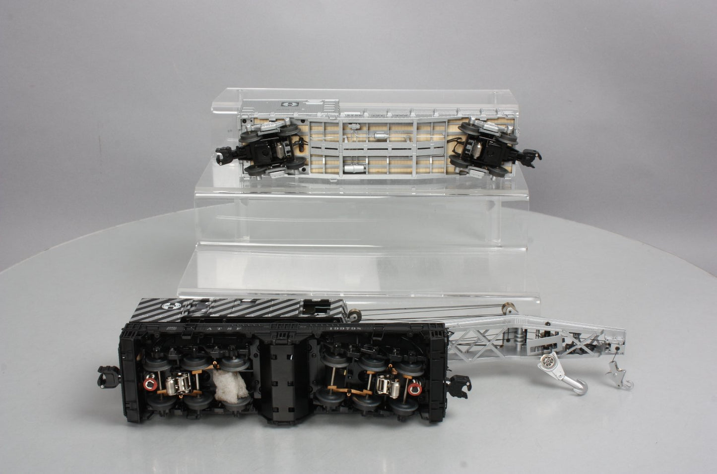 Lionel 6-31782 O Gauge Santa Fe Command Control Crane & Boom Car Set