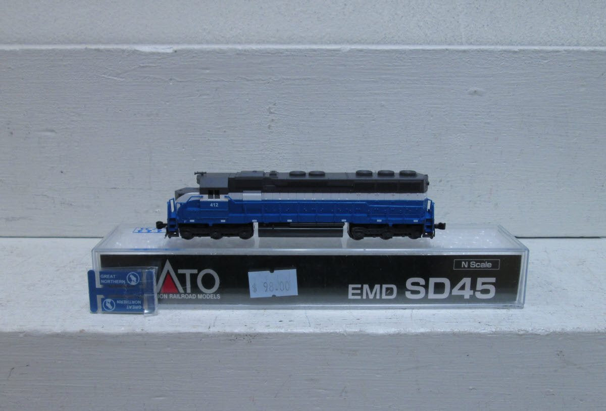 Kato 176-3125 N Scale Great Northern SD-45 'Big Sky Blue' Diesel Locomotive #412