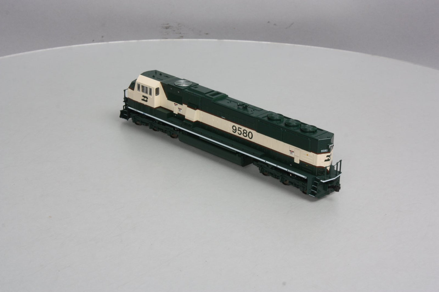 Kato 37-6381 Burlington Northern SD70MAC Diesel Locomotive #9580