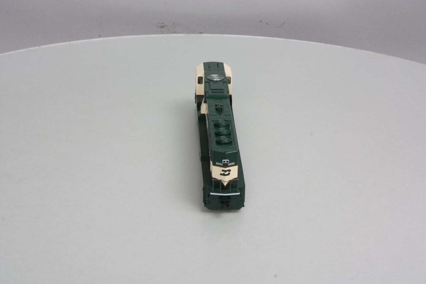 Kato 37-6381 Burlington Northern SD70MAC Diesel Locomotive #9580