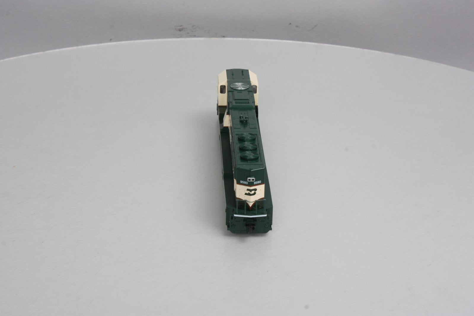 Kato 37-6381 Burlington Northern SD70MAC Diesel Locomotive #9580