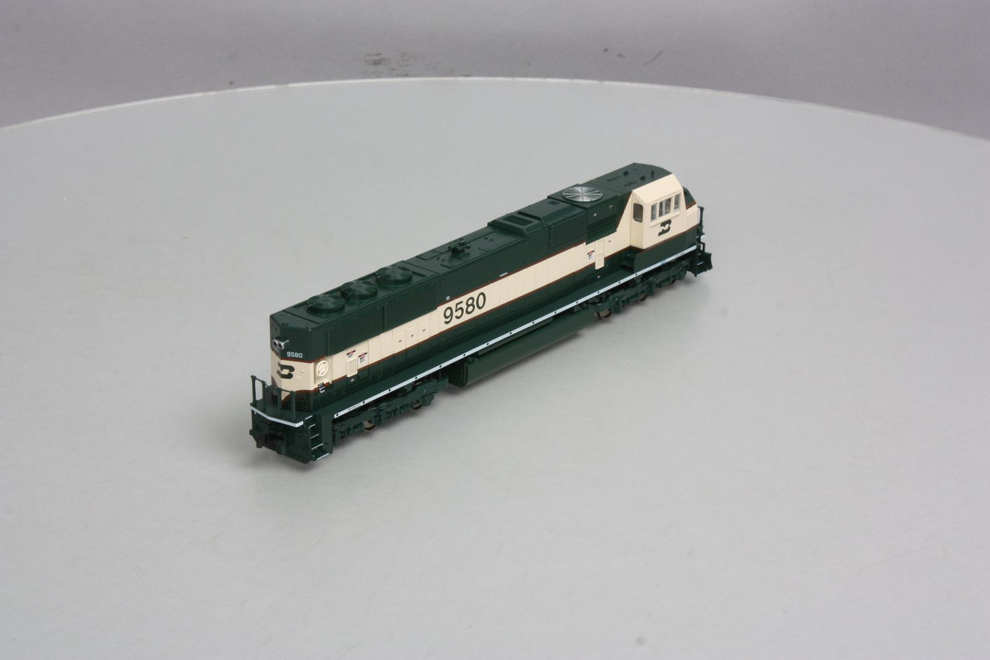 Kato 37-6381 Burlington Northern SD70MAC Diesel Locomotive #9580