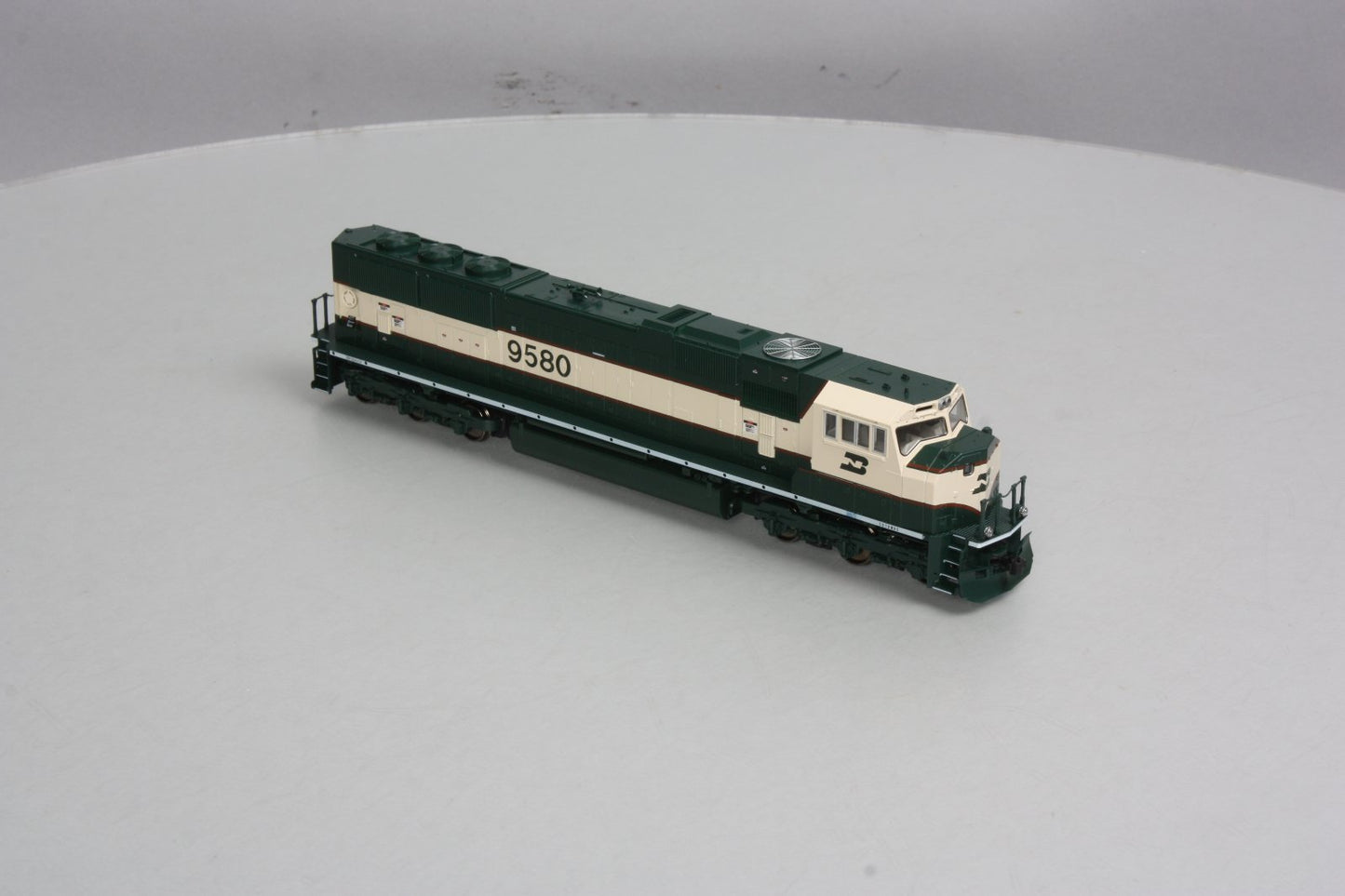 Kato 37-6381 Burlington Northern SD70MAC Diesel Locomotive #9580