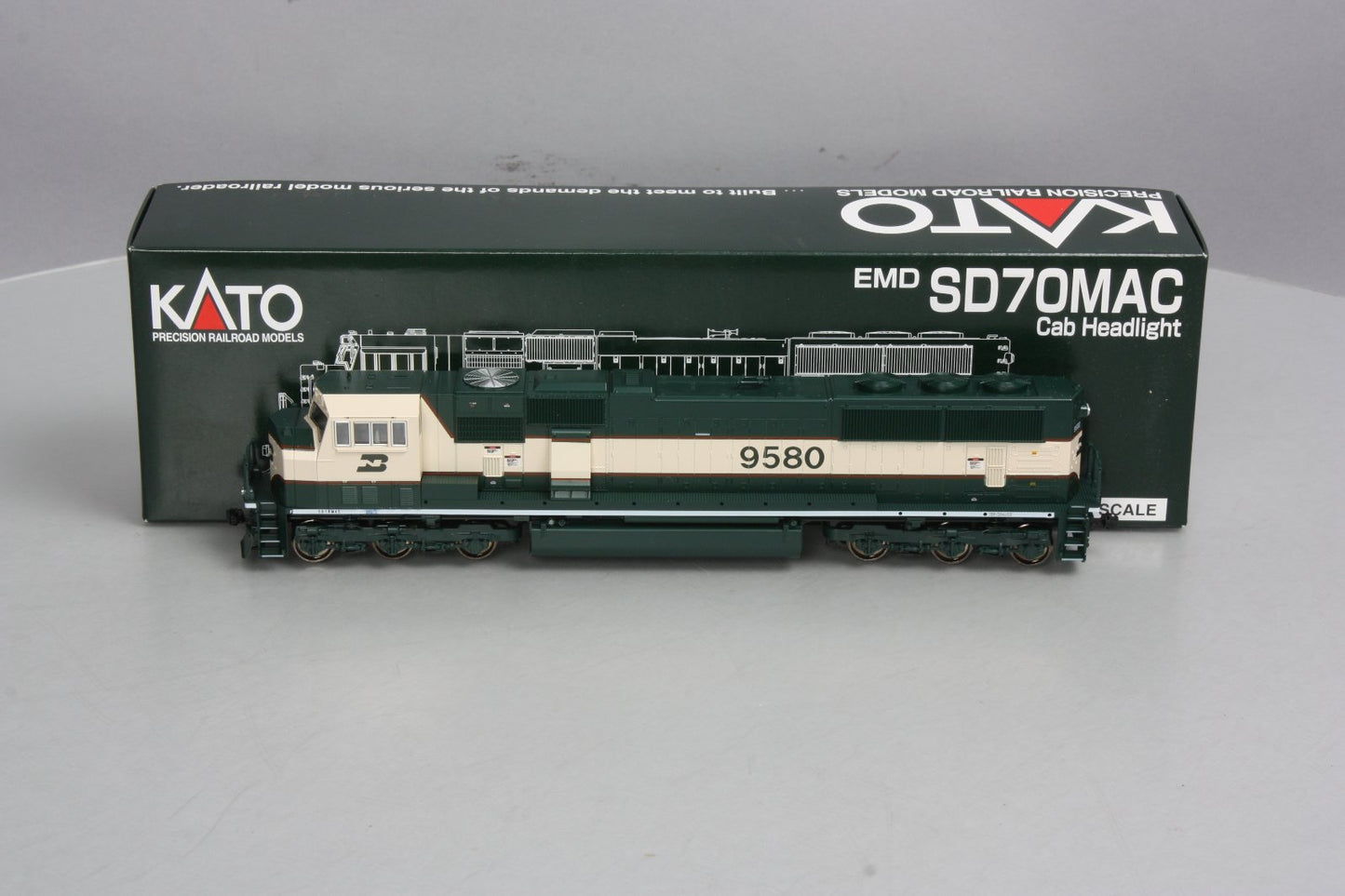 Kato 37-6381 Burlington Northern SD70MAC Diesel Locomotive #9580