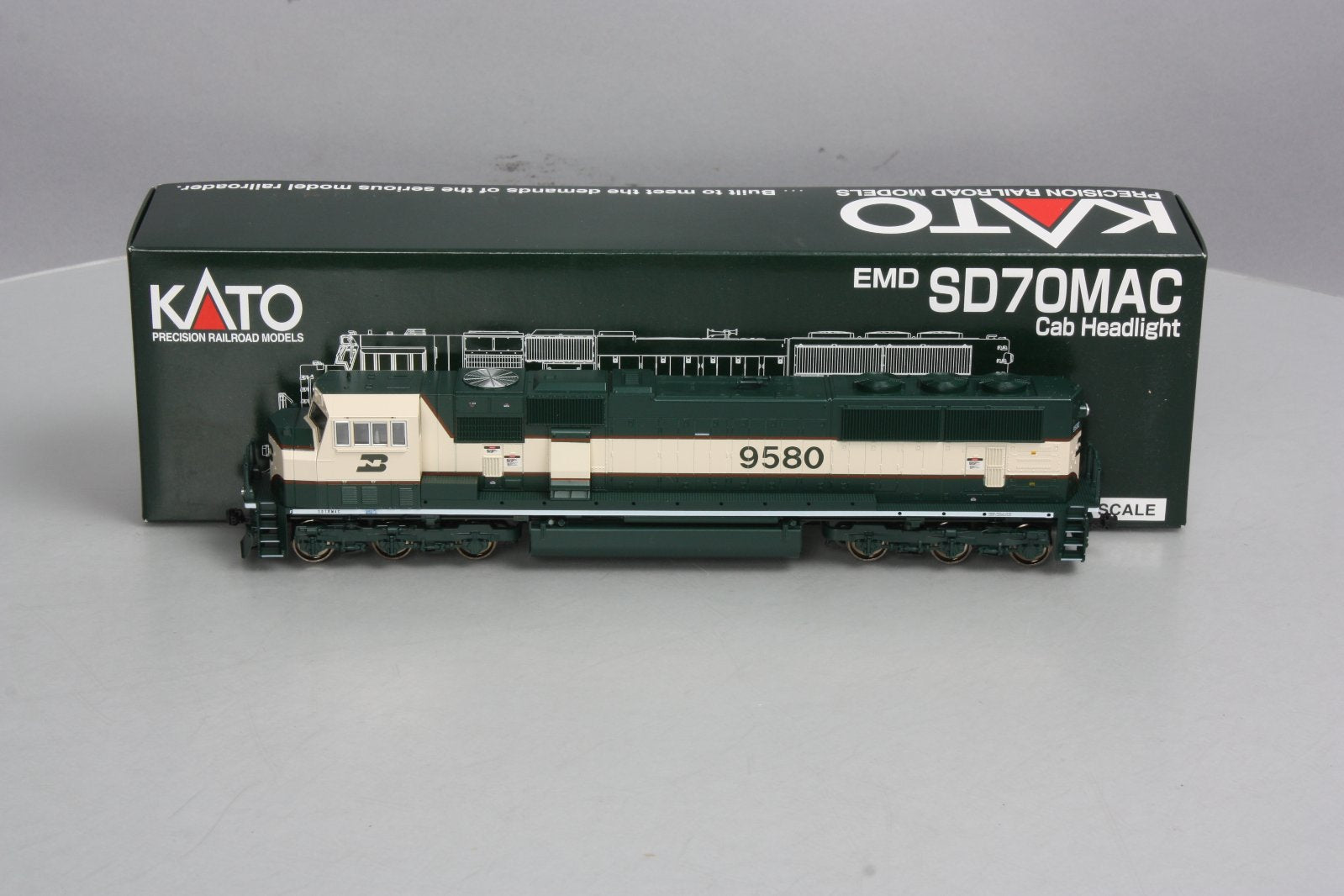 Kato 37-6381 Burlington Northern SD70MAC Diesel Locomotive #9580