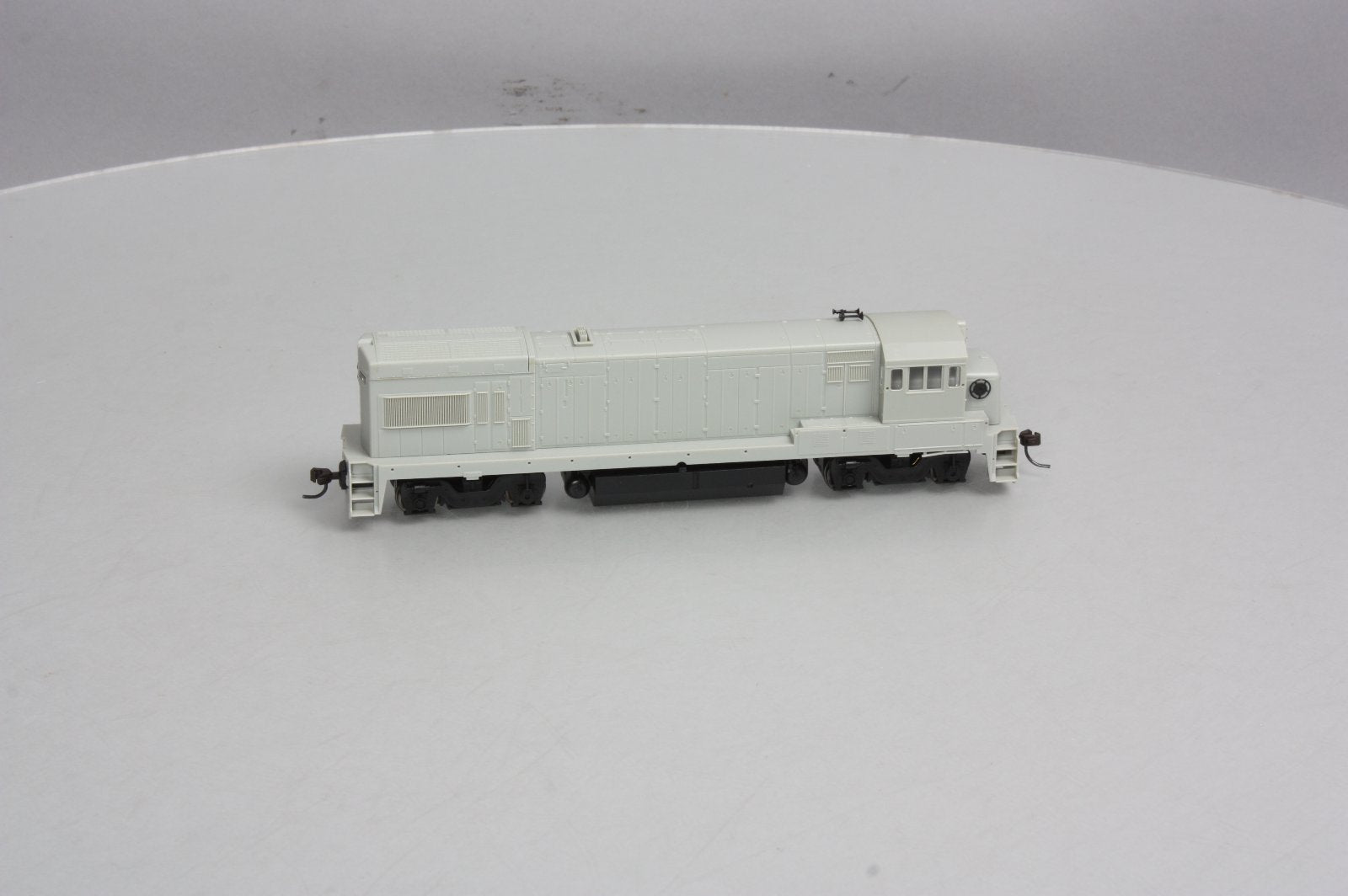 Atlas 8651 Undec GE U23B (EMD/FB-2 Trucks)
