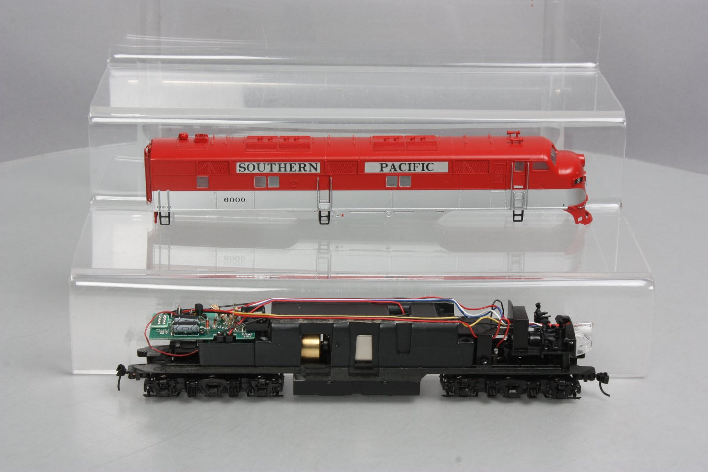 Proto 2000 23069 HO Southern Pacific EMD E-7 Diesel A Unit #6000 W/Mars Light