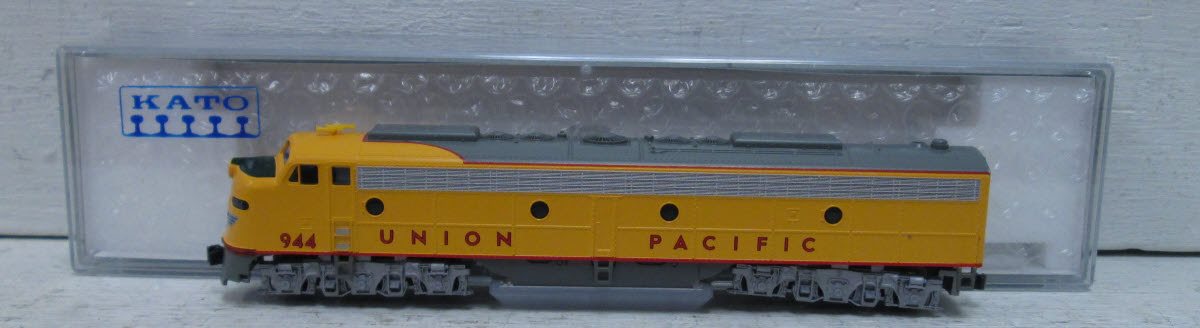 Kato 176-5315 N Scale Union Pacific EMD E9A Diesel Locomotive #944 NIB