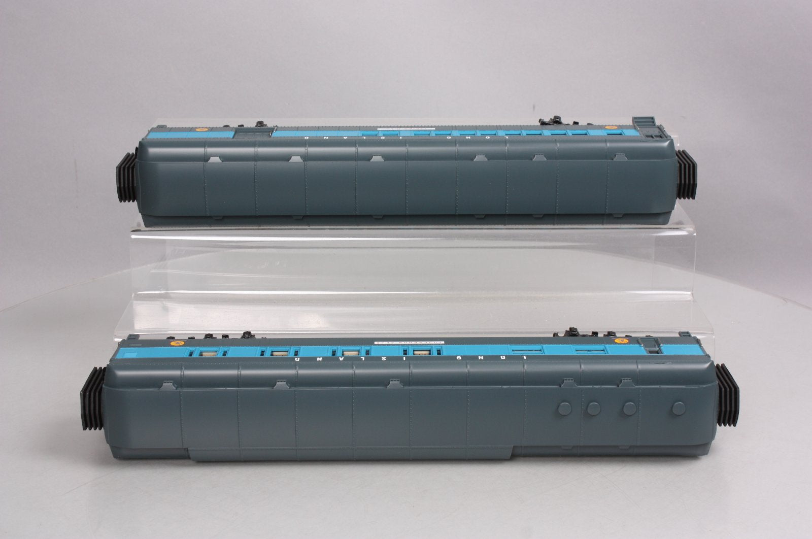 MTH 30-69150 O Long Island 60' Madison Combo/Diner Passenger Car Set (Set of 2)
