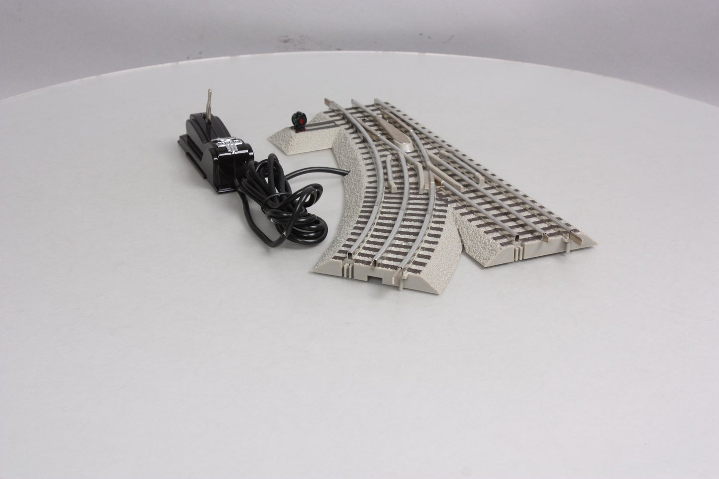 Lionel 6-81253 O-31 Remote Right Hand FasTrack Switch Turnout