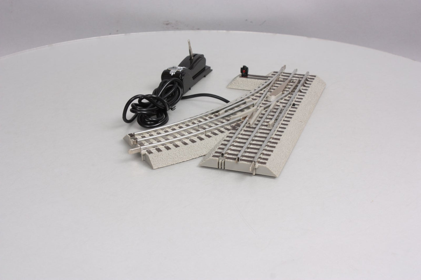 Lionel 6-81253 O-31 Remote Right Hand FasTrack Switch Turnout