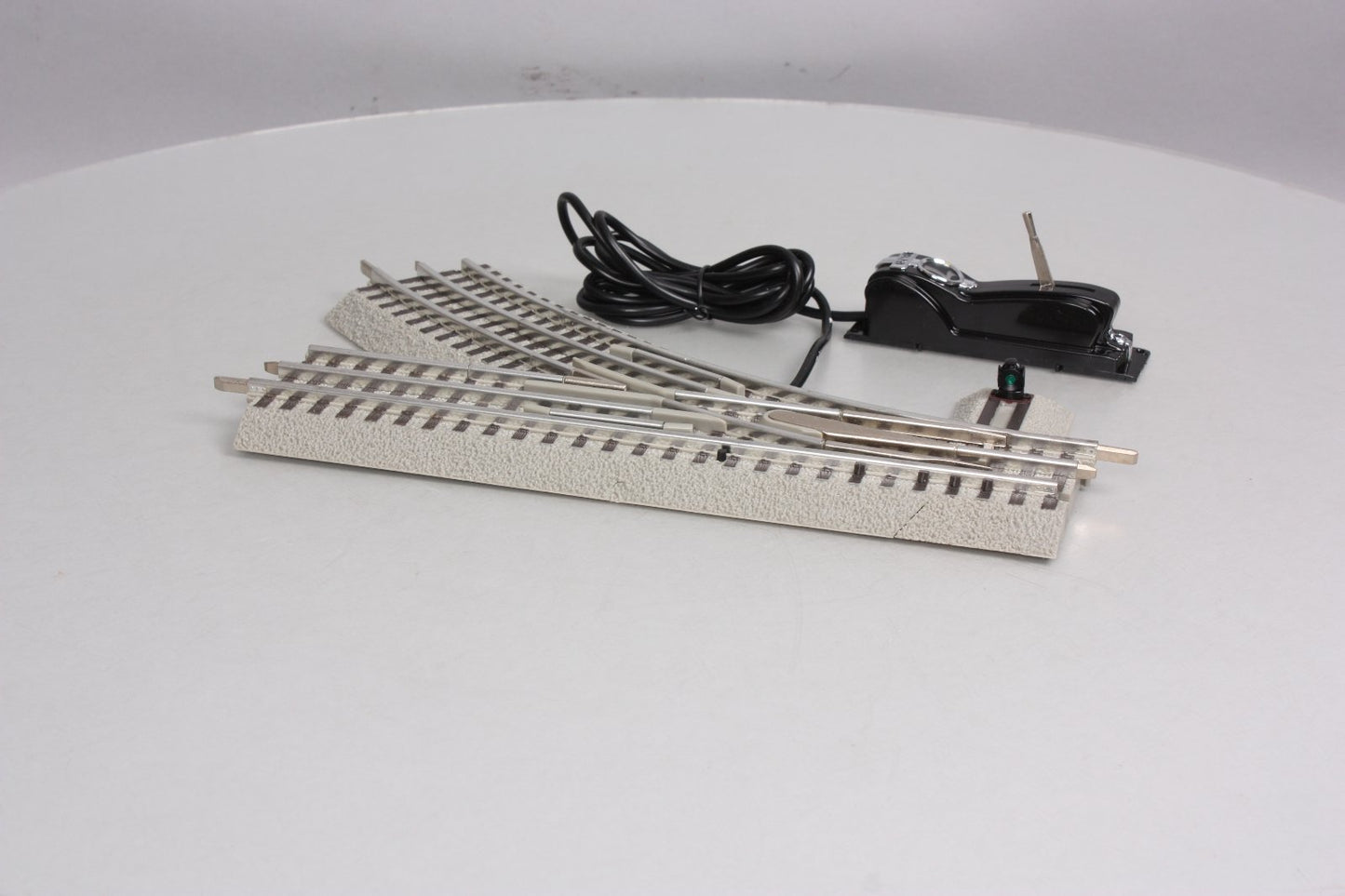 Lionel 6-81253 O-31 Remote Right Hand FasTrack Switch Turnout