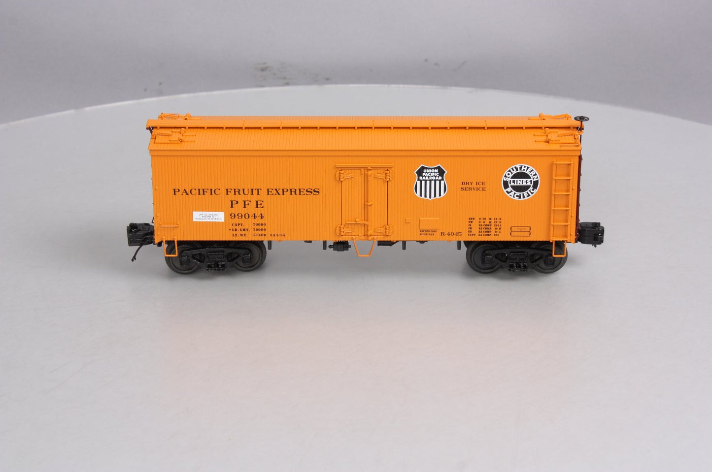 MTH 20-94337 O Pacific Fruit Express 36’ Woodsided Reefer Car #99044