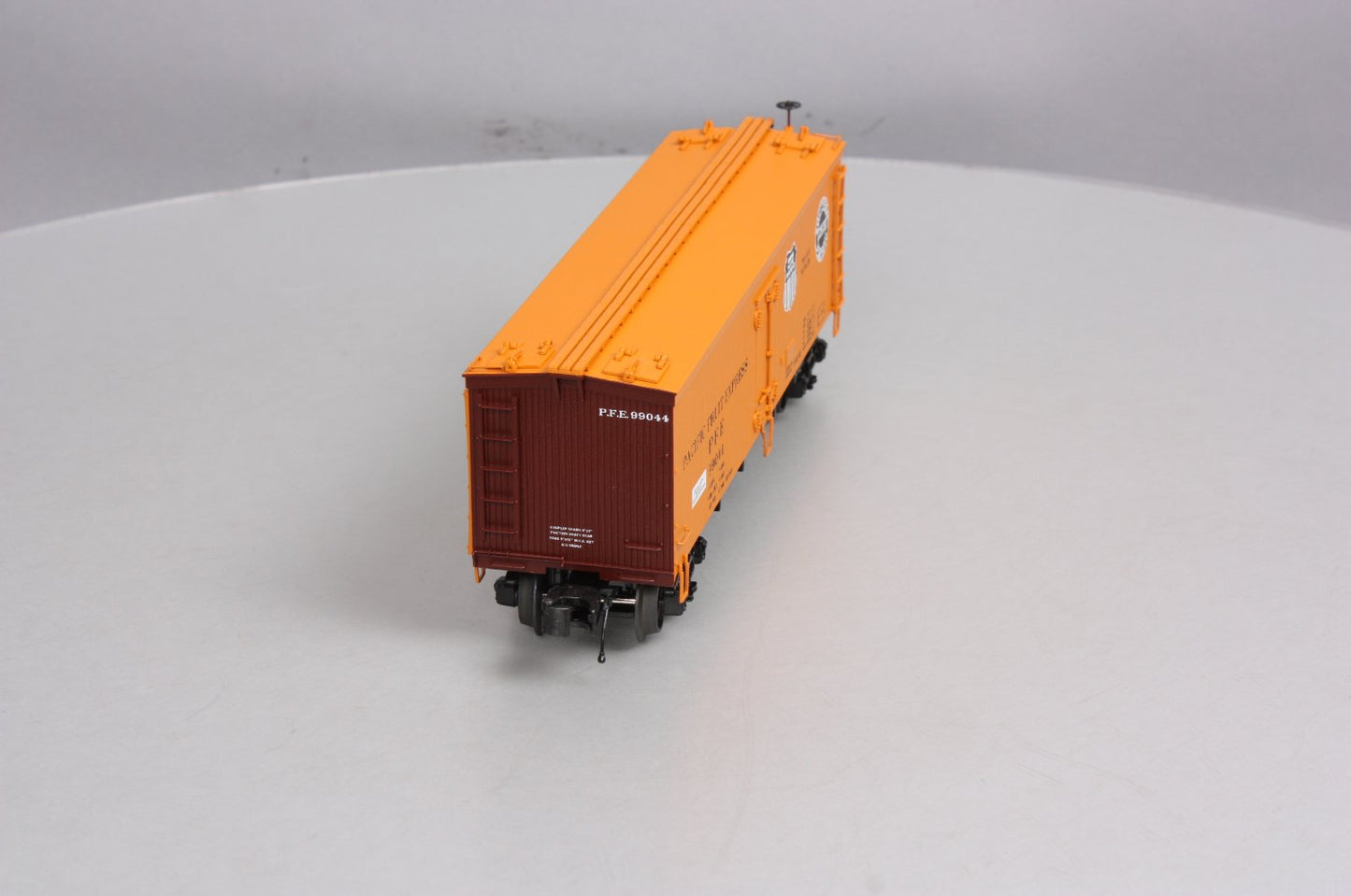 MTH 20-94337 O Pacific Fruit Express 36’ Woodsided Reefer Car #99044