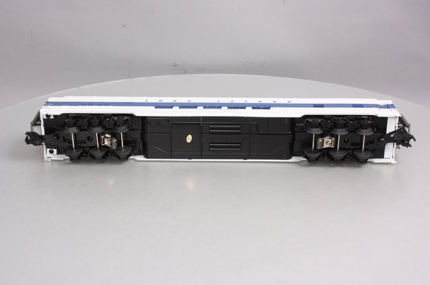 MTH 20-67201 Long Island Railroad 70' Vista Dome Passenger Car