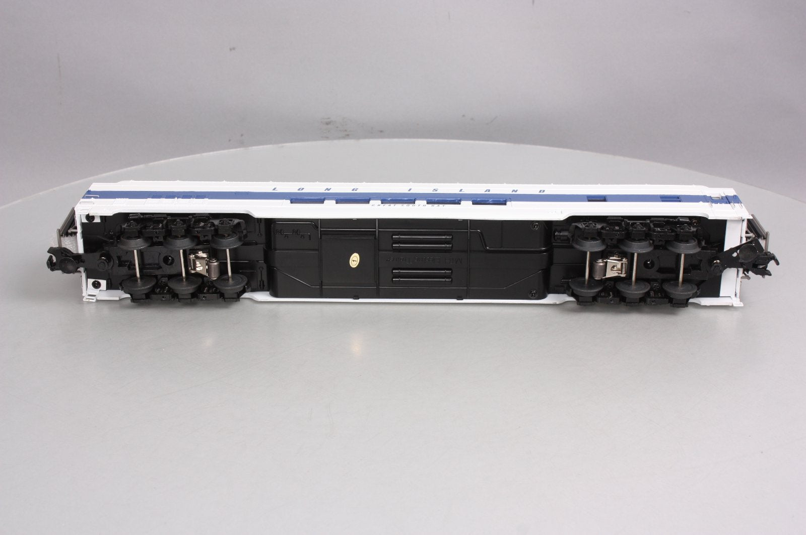MTH 20-67201 Long Island Railroad 70' Vista Dome Passenger Car