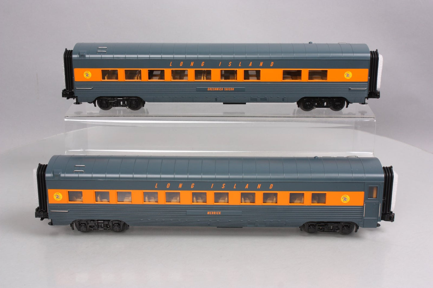 MTH 30-67708 O Long Island RailKing 60' Streamlined Sleeper/Diner Set (Set of 2)