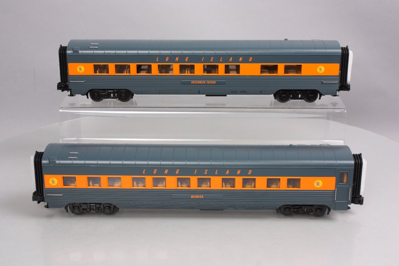 MTH 30-67708 O Long Island RailKing 60' Streamlined Sleeper/Diner Set (Set of 2)