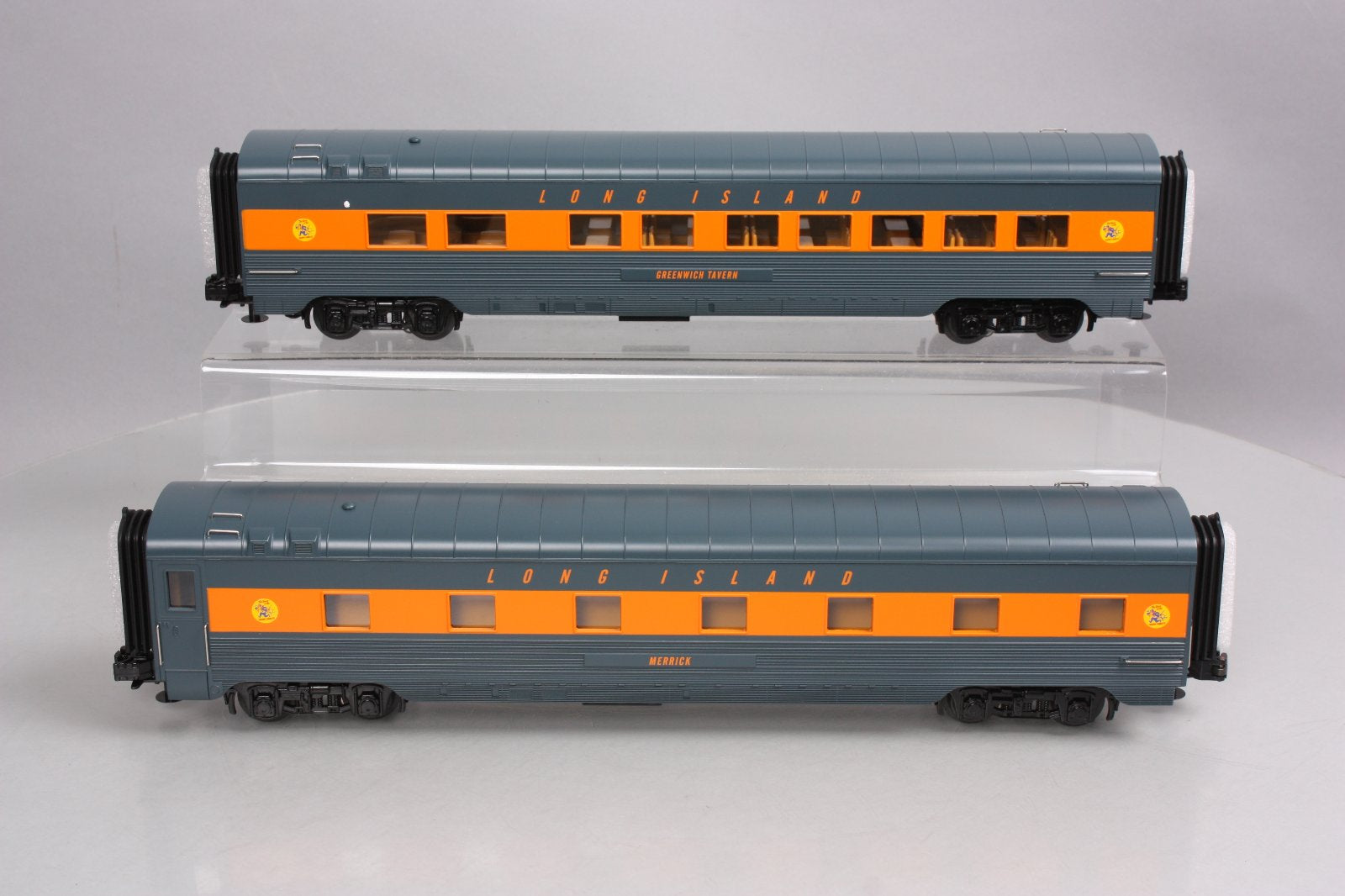 MTH 30-67708 O Long Island RailKing 60' Streamlined Sleeper/Diner Set (Set of 2)