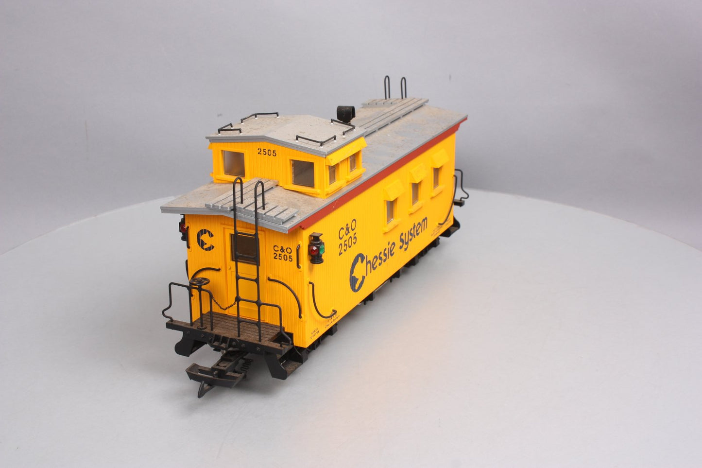 USA Trains R12009 G Chessie Wood Side Caboose #2505 (Metal Wheels)