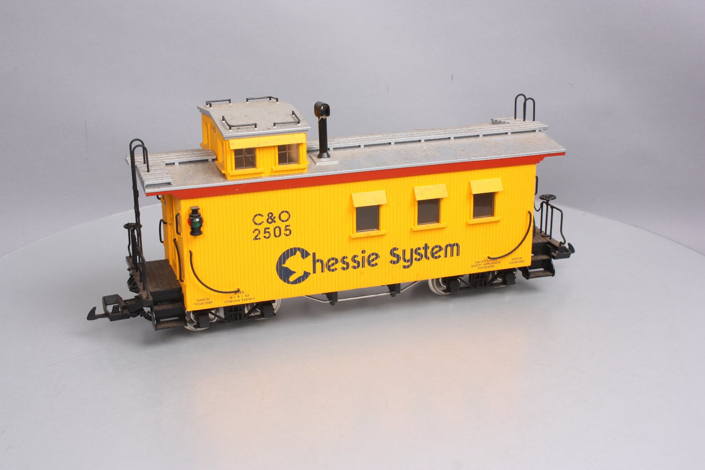 USA Trains R12009 G Chessie Wood Side Caboose #2505 (Metal Wheels)