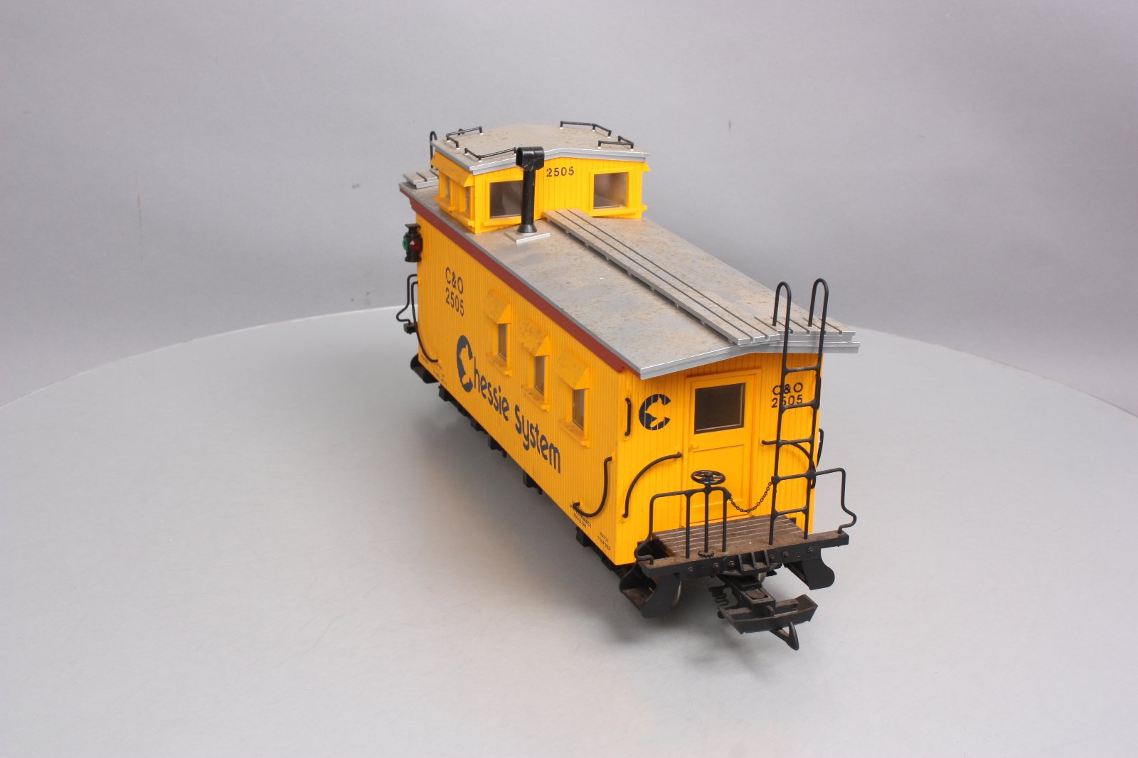 USA Trains R12009 G Chessie Wood Side Caboose #2505 (Metal Wheels)