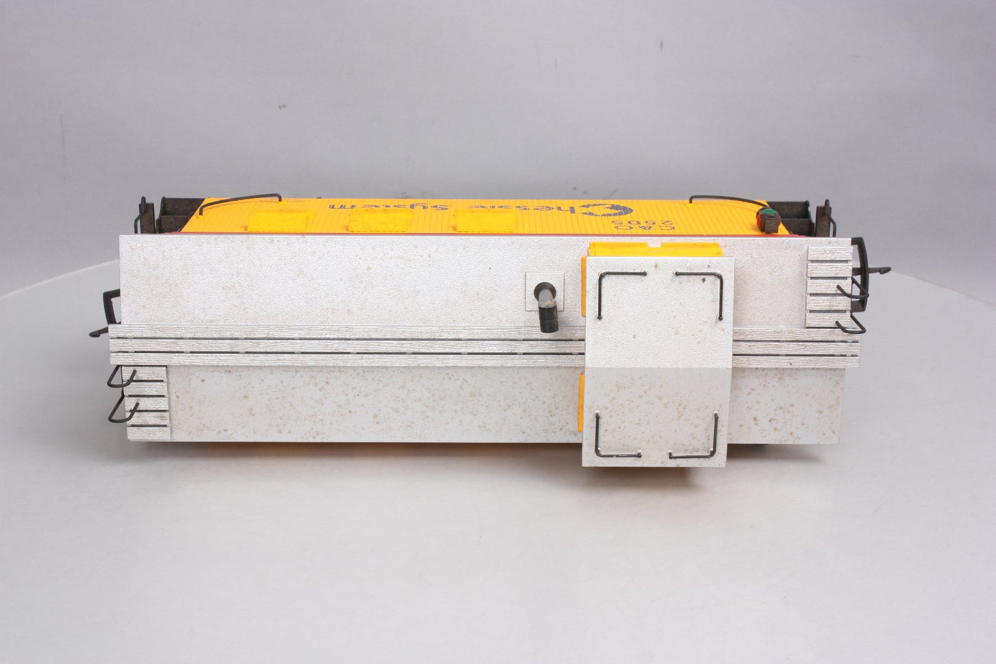 USA Trains R12009 G Chessie Wood Side Caboose #2505 (Metal Wheels)