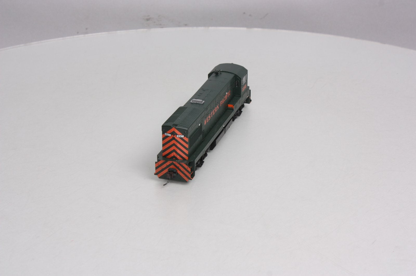 Atlas 8679 Western Pacific Road GE U23B Diesel Locomotive #2258