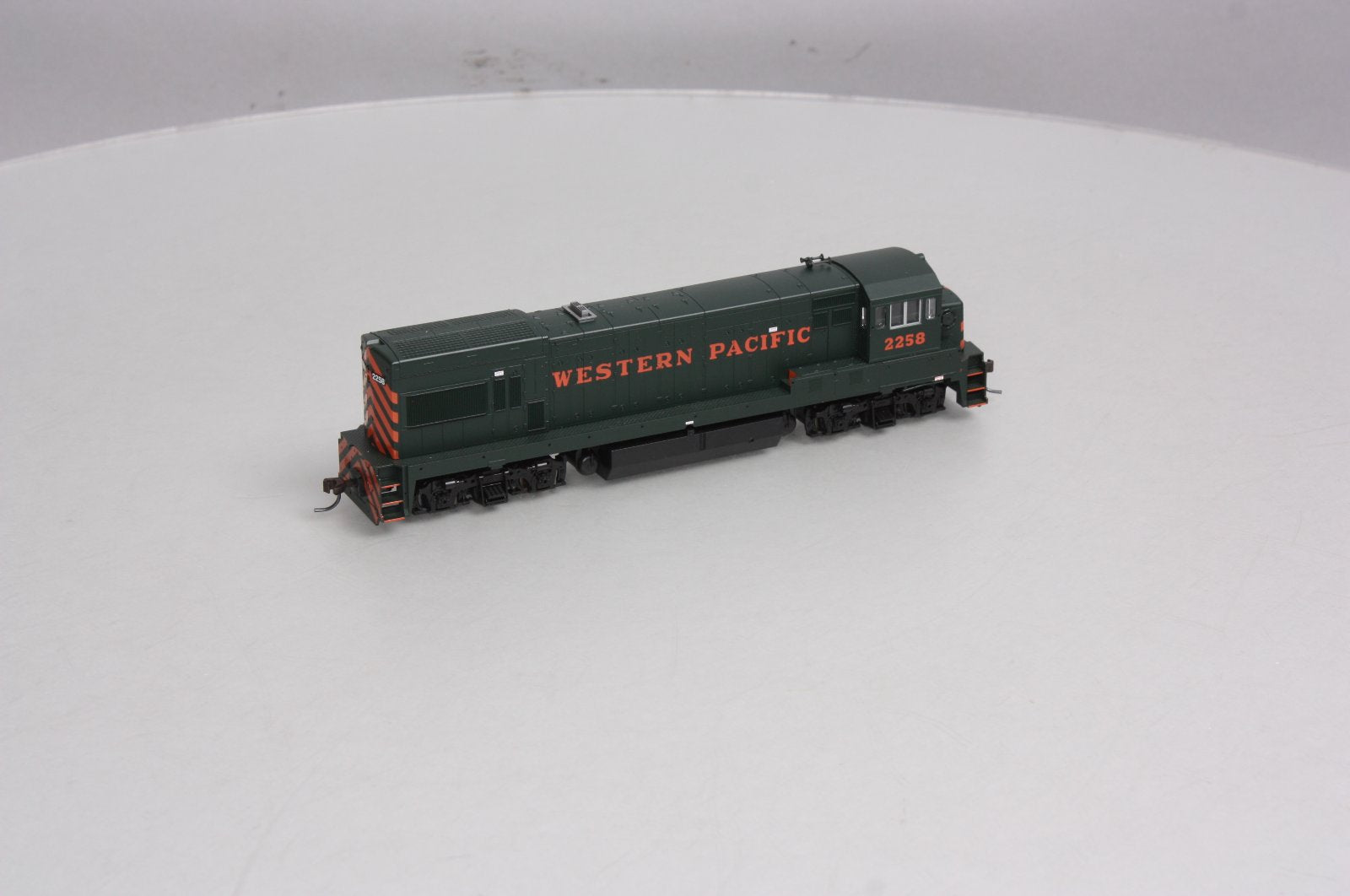 Atlas 8679 Western Pacific Road GE U23B Diesel Locomotive #2258