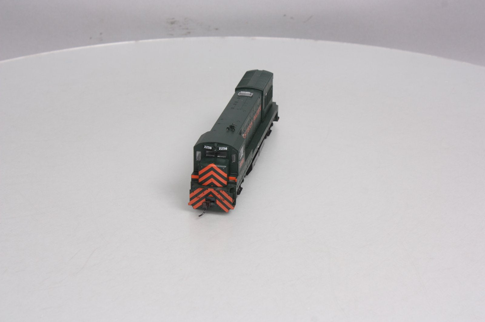 Atlas 8679 Western Pacific Road GE U23B Diesel Locomotive #2258