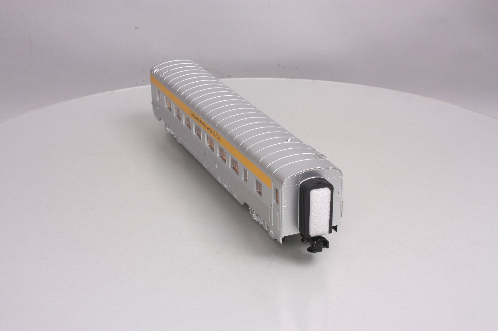 MTH 30-67865 O Gauge C&O 60' Streamlined Fluted-Side ABS Coach Car #1634