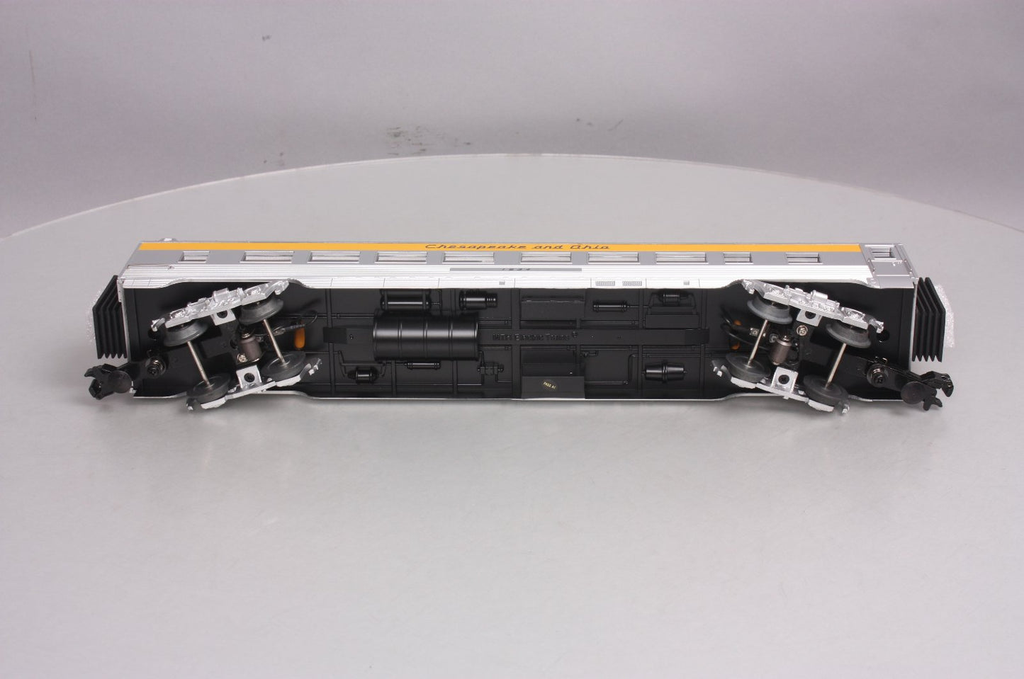 MTH 30-67865 O Gauge C&O 60' Streamlined Fluted-Side ABS Coach Car #1634