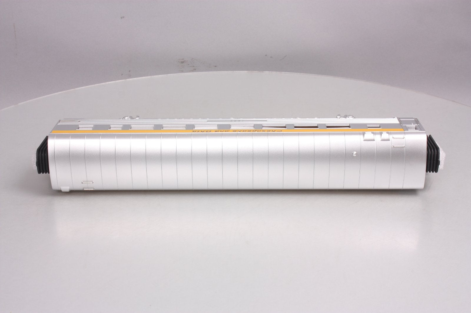 MTH 30-67865 O Gauge C&O 60' Streamlined Fluted-Side ABS Coach Car #1634