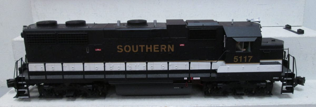 USA Trains 22221 G Southern Railway GP38-2 Powered Diesel Locomotive #5117