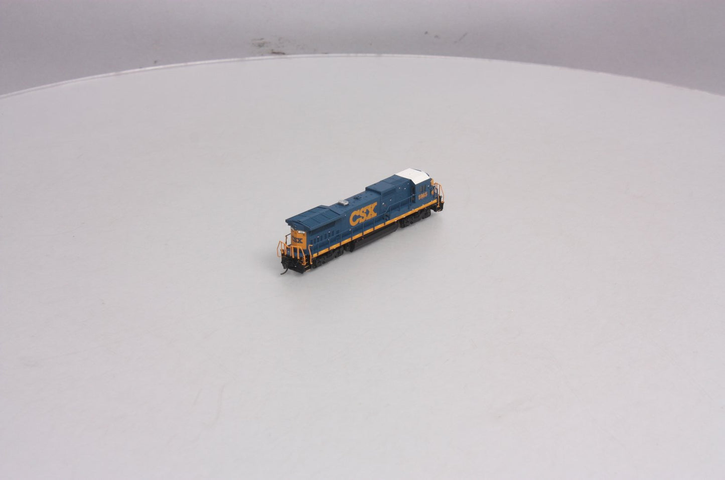 Atlas 40000476 N Scale CSX Dash8-40B Diesel Locomotive #5965
