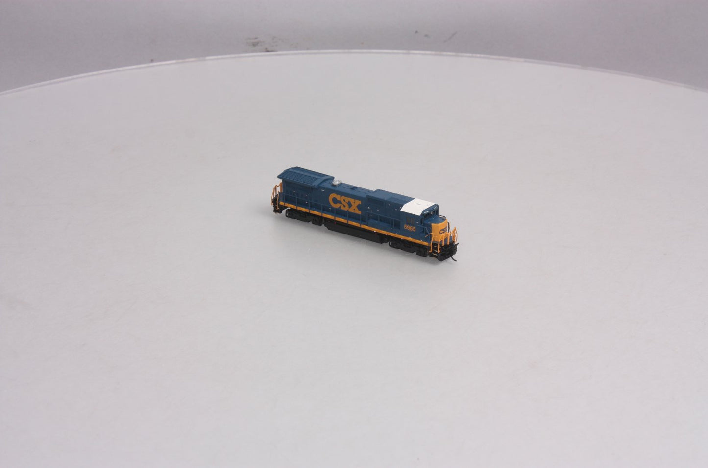 Atlas 40000476 N Scale CSX Dash8-40B Diesel Locomotive #5965