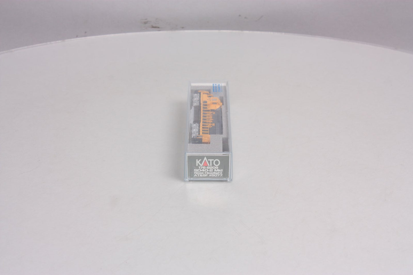Kato 176-8208 N Scale Santa Fe SD40-2 Mid Production Diesel Locomotive #5077