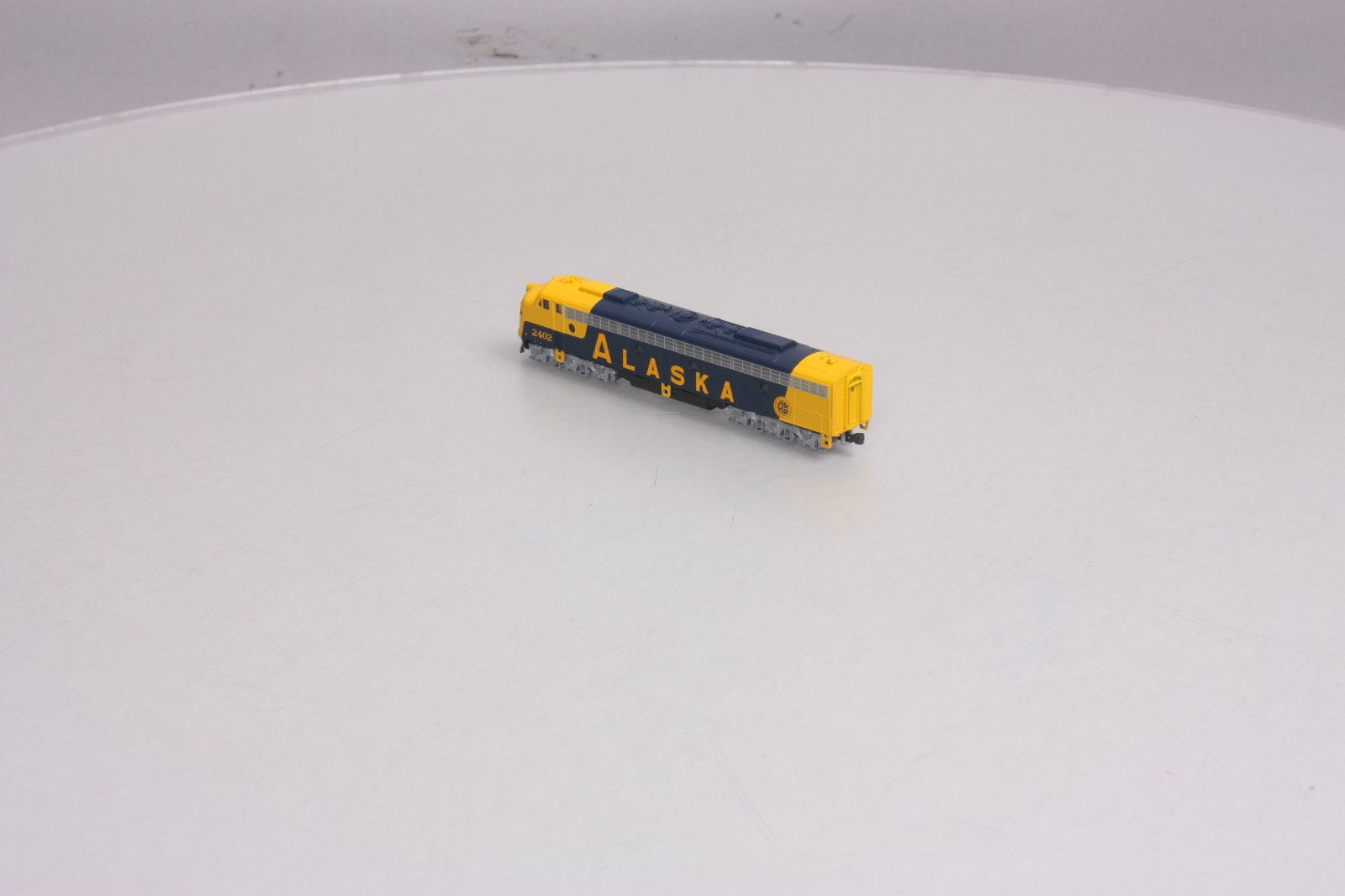 Kato 176-5321 N Scale Alaska Railroad EMD E8A Diesel Locomotive #2402