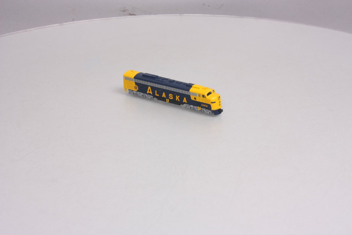 Kato 176-5321 N Scale Alaska Railroad EMD E8A Diesel Locomotive #2402