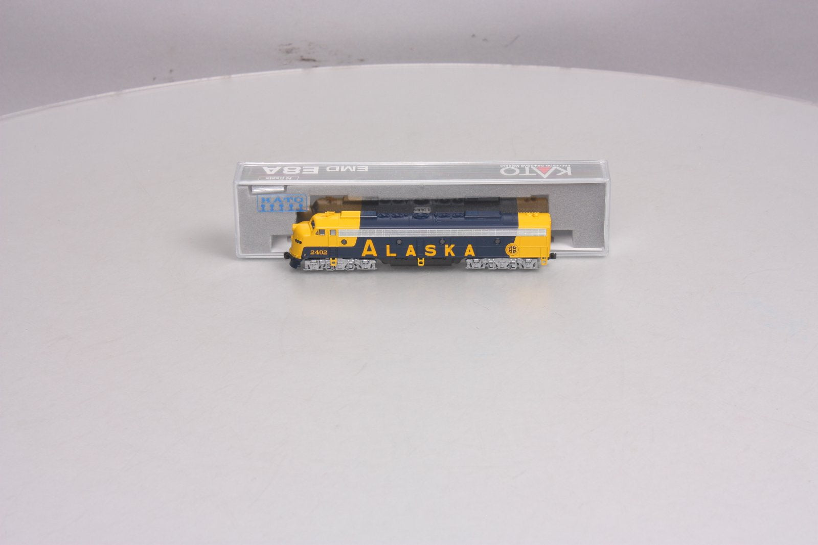 Kato 176-5321 N Scale Alaska Railroad EMD E8A Diesel Locomotive #2402