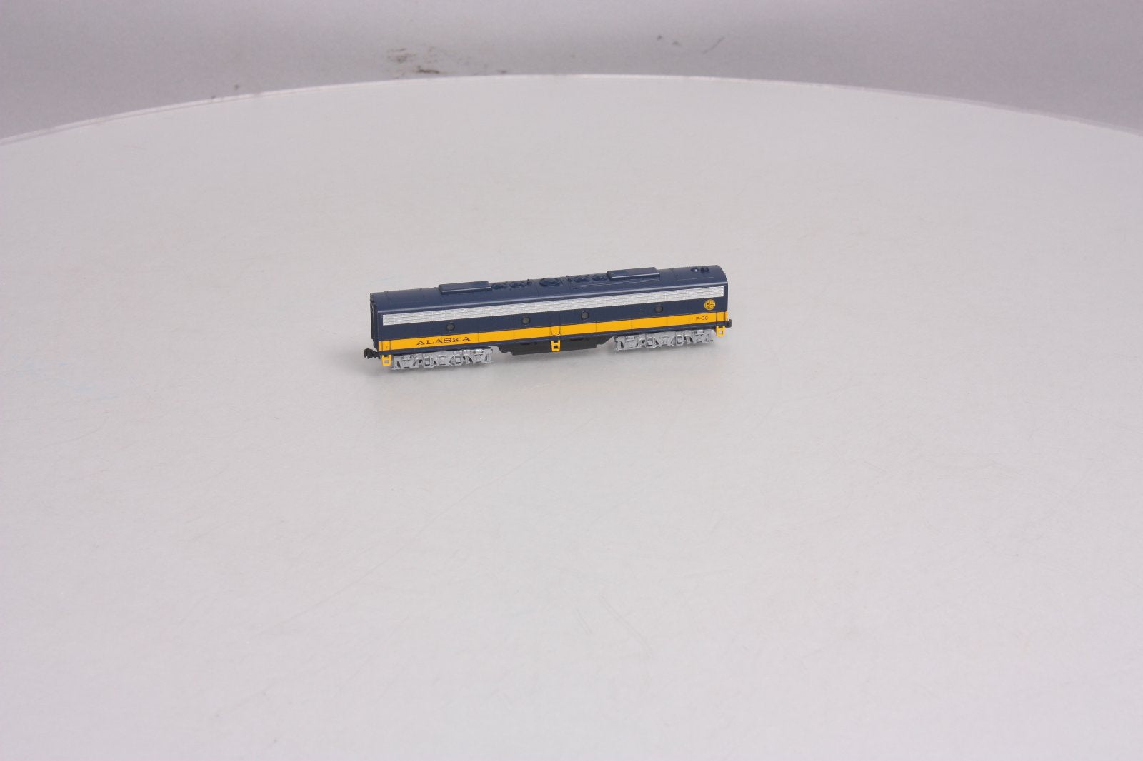 Kato 176-5322 N Scale ALASKA RR EMD E8B B Unit #P-30 (Powered)