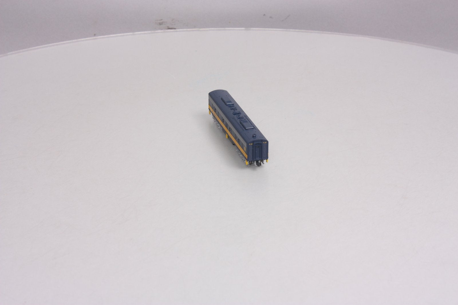 Kato 176-5322 N Scale ALASKA RR EMD E8B B Unit #P-30 (Powered)