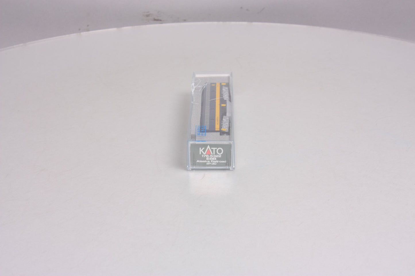 Kato 176-5322 N Scale ALASKA RR EMD E8B B Unit #P-30 (Powered)