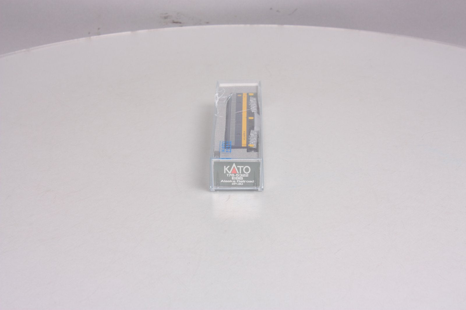 Kato 176-5322 N Scale ALASKA RR EMD E8B B Unit #P-30 (Powered)